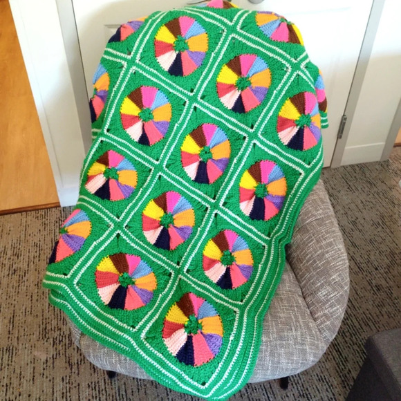 Afghan Color Wheel Hand-knitted Throw Blanket Cover Knit Circle Pattern Artisan - Picture 4 of 13